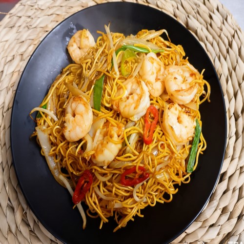 Spicy King Prawn Chow Mein With Special Crispy Chilli Sauce 
